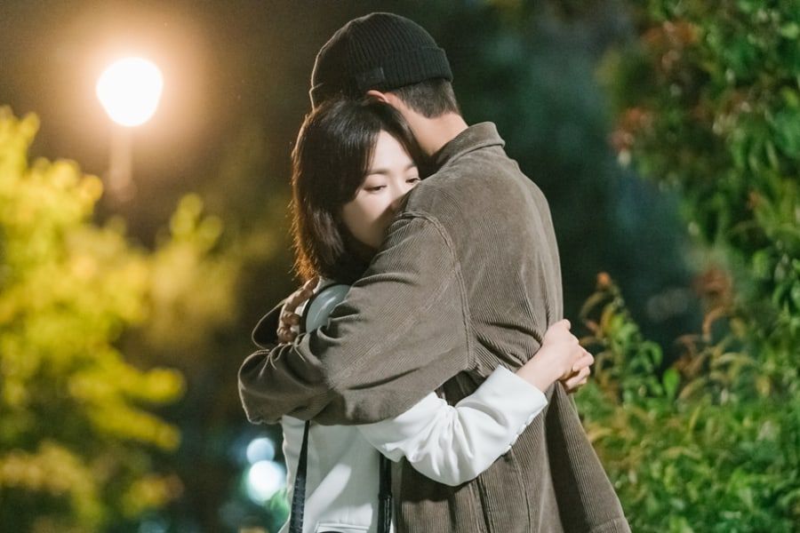Song Hye Kyo et Jang Ki Yong partagent un câlin émotionnel sur 