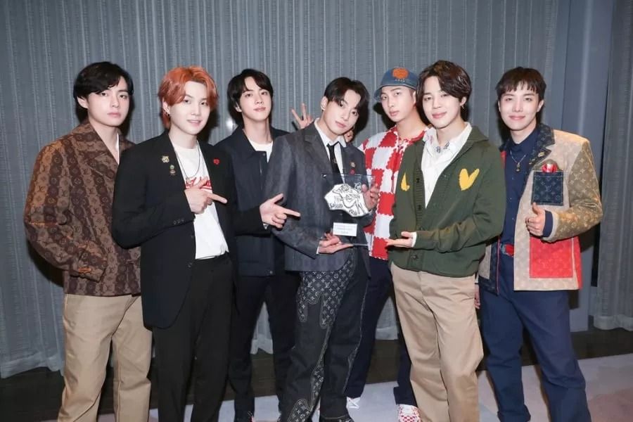 BTS remporte un prix spécial pour la deuxième année consécutive aux Japan Record Awards