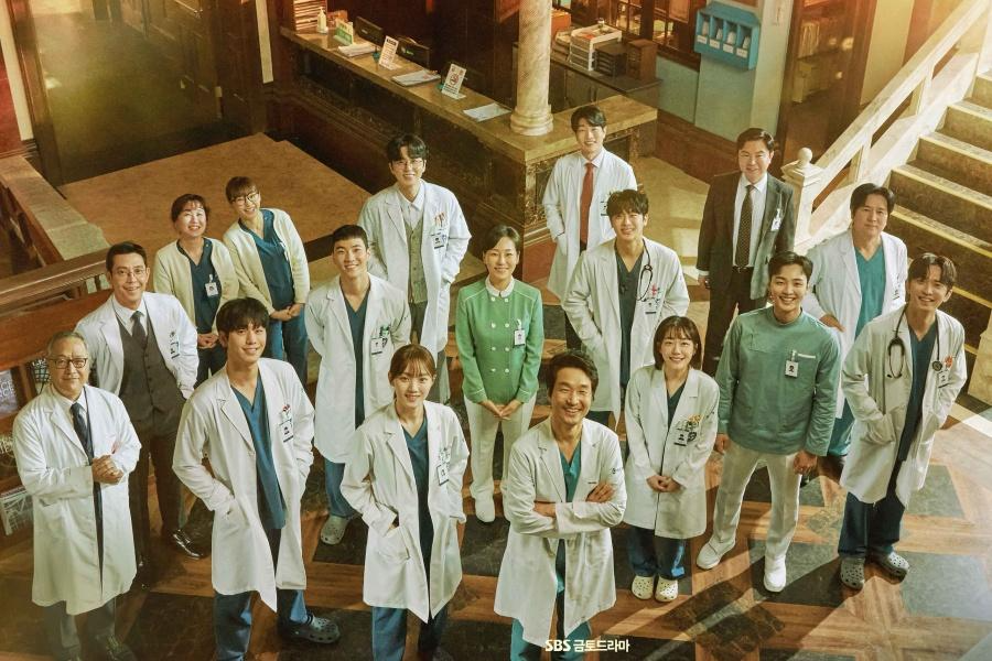 Han Suk Kyu, Ahn Hyo Seop, Lee Sung Kyung et l'équipe de l'hôpital Doldam forment une grande famille heureuse dans 