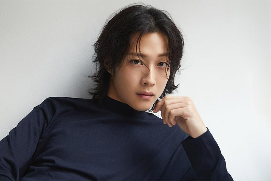 Lee Jong Won signe avec THEBLACKLABEL