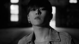Hoya fait ses débuts avec le MV de sa pré-sortie, "Angel"