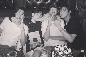 Yunho, Goo Ja Sung et DinDin de TVXQ ont une mini réunion "Dunia" le jour de l'anniversaire d'Austin Kang