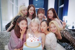 Les membres de la génération des filles se rassemblent pour célébrer l'anniversaire de Tiffany