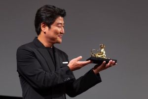 Song Kang Ho est le premier acteur asiatique à recevoir le prix d'excellence au Festival international du film de Locarno