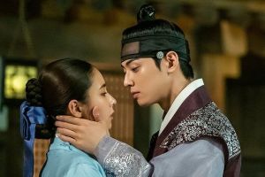 Shin Se Kyung et Cha Eun Woo d'ASTRO s'inclinent pour s'embrasser à la fin de "L'historien recrue Goo Hae Ryung"