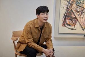 Hong Jong Hyun révèle que le mari de sa co-vedette Kim So Yeon était jaloux de ses scènes romantiques dans "Mother of Mine"