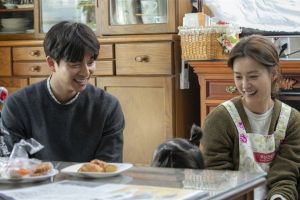 Gong Yoo et Jung Yu Mi sont adorablement affectueux avec leur fille à l'écran dans les coulisses de "Kim Ji young, né en 1982"
