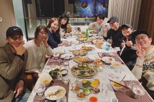 Les acteurs de «EXIT», y compris YoonA de Girls 'Generation et Jo Jung Suk, se réunissent pour leur dîner de fin d'année