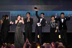 "Parasite" devient le premier film en langue étrangère à remporter le meilleur casting des SAG Awards