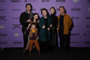 Le film "Minari" avec Han Ye Ri, Steve Yeun et Yoon Yeo Jung remporte 2 prix au Sundance Film Festival 2020