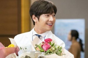 Lee Sang Yeob se transforme en le beau mari médical de Lee Min Jung pour un nouveau drame