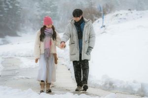 Park Min Young et Seo Kang Joon partagent un doux moment dans la neige sur "Je vais vous voir quand il fait beau"