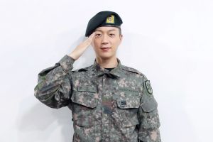 Yoon Doojoon de Highlight est officiellement libéré de l'armée