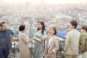 Han Ye Ri, Kim Ji Suk et bien d'autres sont ensemble mais séparés sur l'affiche principale de «Ma famille inconnue»