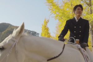 Lee Min Ho est plein d'affection pour son cheval co-star Maximus dans "The King: Eternal Monarch"
