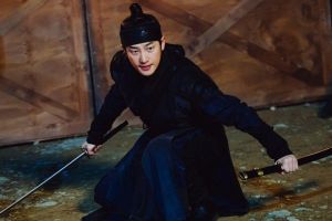 Park Shi Hoo fait face à un grave danger dans "King Maker: The Change Of Destiny"
