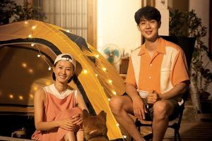 Jung Yu Mi et Choi Woo Shik profitent de l'été ensemble comme affiche pour un nouveau spectacle