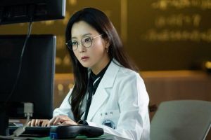 Le prochain drame de science-fiction "Alice" donne un premier aperçu de Kim Hee Sun en tant que génie scientifique
