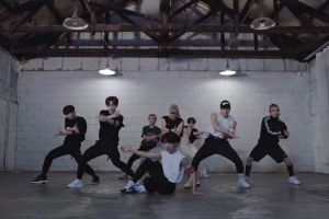 Stray Kids vous invite à une fête dans la vidéo de pratique de la danse pour «Back Door»