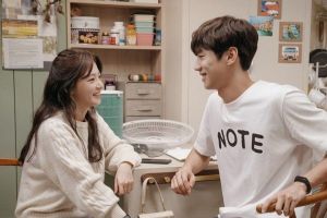 Song Ha Yoon et Lee Jun Young partagent un moment affectueux dans leur nouvelle comédie romantique