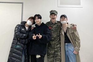 Key dit «SHINee est de retour» avec une photo de groupe après le départ de l'armée de Minho