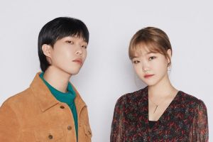 AKMU partage ses objectifs pour son nouveau single, explique pourquoi Lee Chanhyuk n'a pas suivi Lee Suhyun sur Instagram, et plus