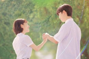 Kim Yo Han et So Ju Yeon se lancent dans une romance palpitante dans l'affiche du remake du drame chinois «A Love So Beautiful»