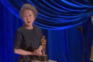 Youn Yuh Jung entre dans l'histoire en tant que première actrice coréenne à gagner aux Oscars et partage un discours plein d'esprit