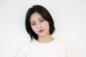 Kang Min Ah parle de sa première rencontre avec Park Ji Hoon et Bae à Hyuk, passant d'enfant actrice à actrice principale, et plus