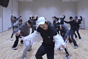 TXT et ENHYPEN publient une vidéo de pratique de la danse de leur performance épique au festival de la chanson KBS 2021 avec des reprises de BTS, EXO, BIGBANG, TVXQ, etc.