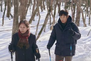 Lee Byung Hun et Kim Hye Ja entreprennent un voyage émotionnel pour réaliser leur dernier souhait sur "Our Blues"
