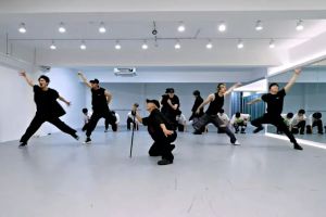 ATEEZ donne tout dans une vidéo de pratique de danse intense pour "Guerrilla"