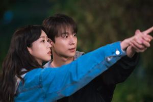 Han Ji Hyun tombe amoureux du capitaine de pom-pom girl Bae In Hyuk dans la nouvelle comédie romantique "Cheer Up"
