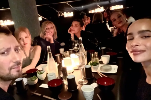 Les dîners rosés de BLACKPINK avec Hailey Bieber, Rosie Huntington-Whiteley, Zoë Kravitz et bien d'autres à Paris