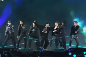 BTS donne sa première performance live de "Run BTS" lors de son concert à Busan