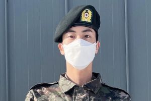 Jin de BTS partage une mise à jour du service militaire avec des photos en uniforme