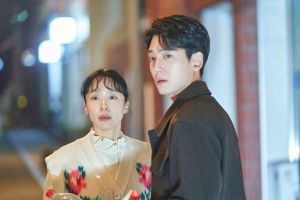 Jung Kyung Ho et Jeon Do Yeon font face aux conséquences d'avoir été pris en flagrant délit dans "Crash Course In Romance"