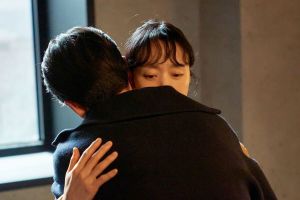 Jung Kyung Ho embrasse passionnément Jeon Do Yeon en période de turbulences dans "Crash Course In Romance"