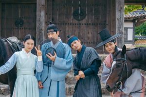Shin Ye Eun, Kang Hoon, Ryeoun et Jung Gun Joo montrent leur adorable alchimie dans les coulisses de "The Secret Romantic Guesthouse"