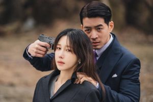 Lee Sang Yoon menace Lee Ji Ah sous la menace d'une arme dans la finale climatique de "Pandora: Beneath The Paradise"