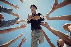 Jungkook de BTS défie la gravité dans le MV « 3D » avec Jack Harlow