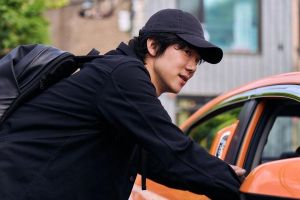 Yoo Yeon Seok se transforme de manière effrayante en tueur en série dans "A Bloody Lucky Day"