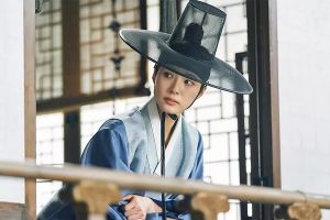 Shin Se Kyung est une joueuse de Go géniale qui se déguise en homme dans "Captivating The King".